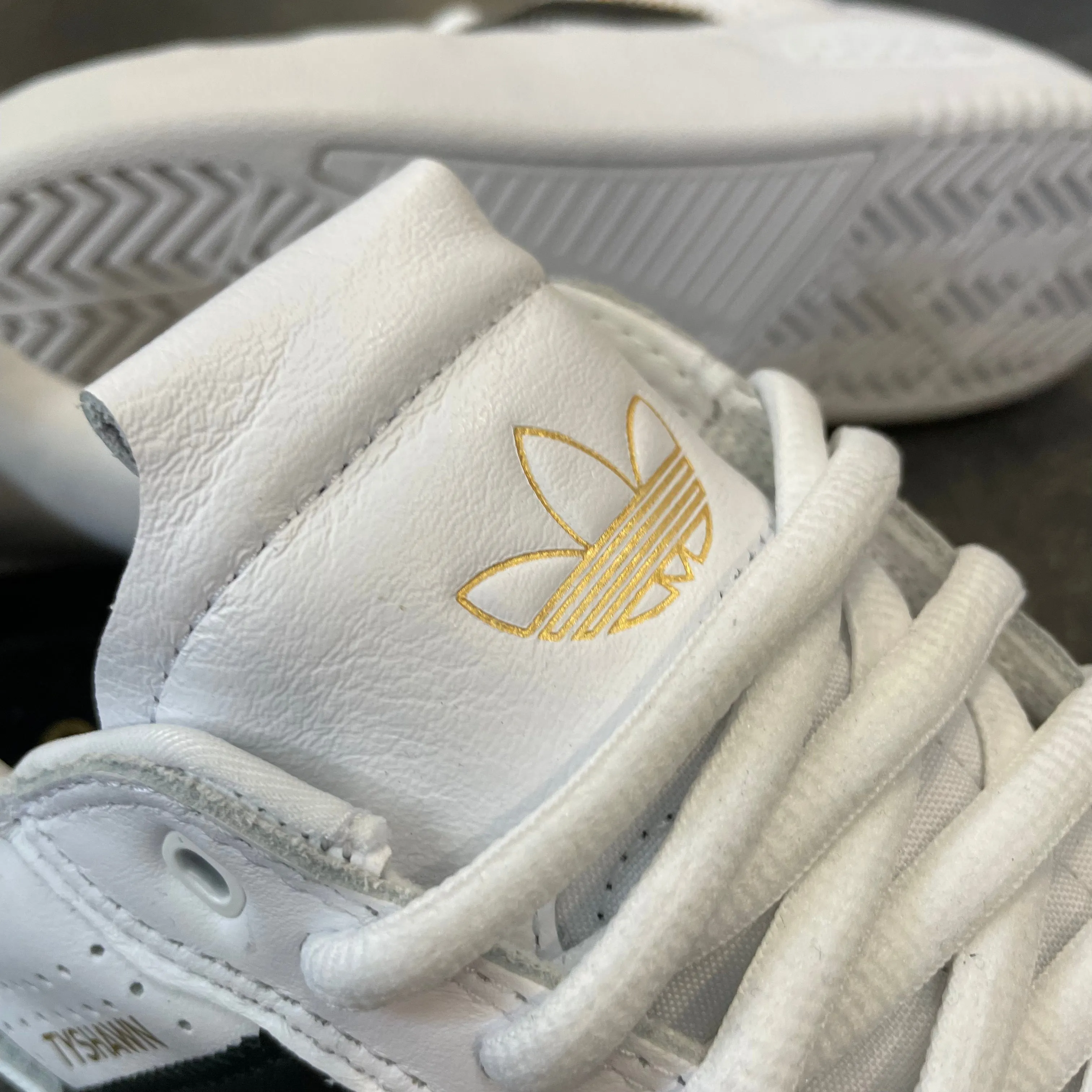 Adidas Tyshawn Low White/Black/Gold