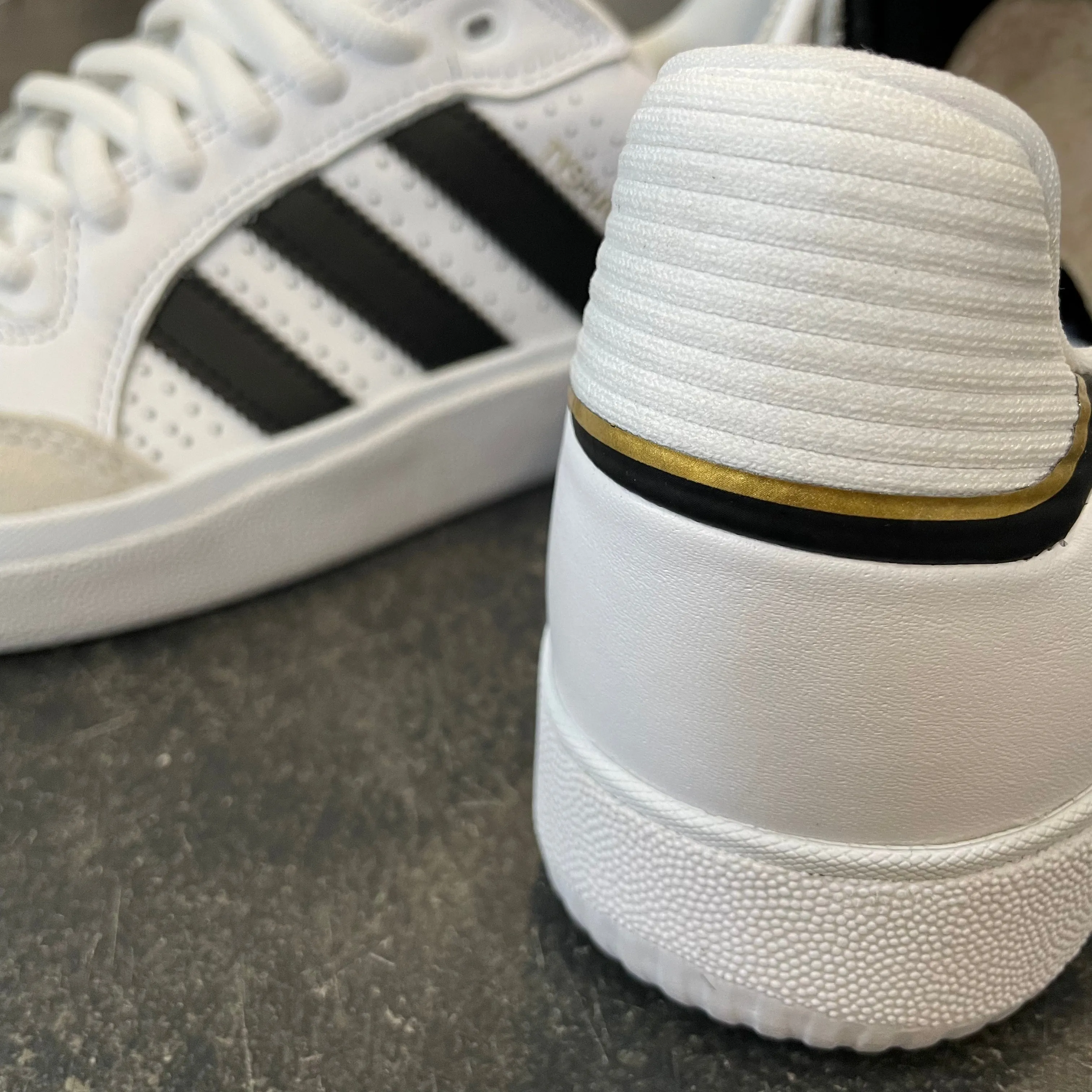 Adidas Tyshawn Low White/Black/Gold