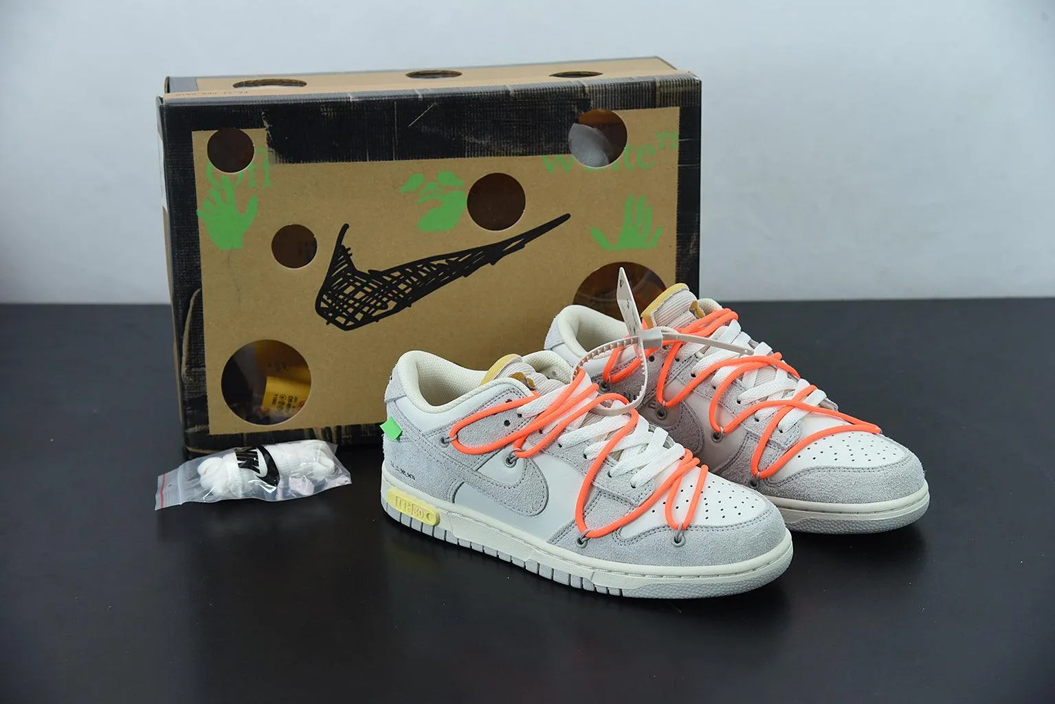 NIKE X OFF WHITE - DUNK SB " LOT 11 "